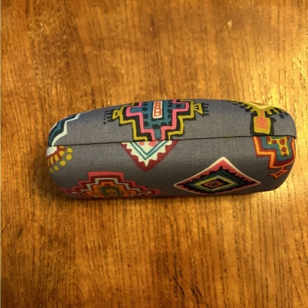 Vera Bradley Hard Clam Shell Eyeglass Case in Aztec
